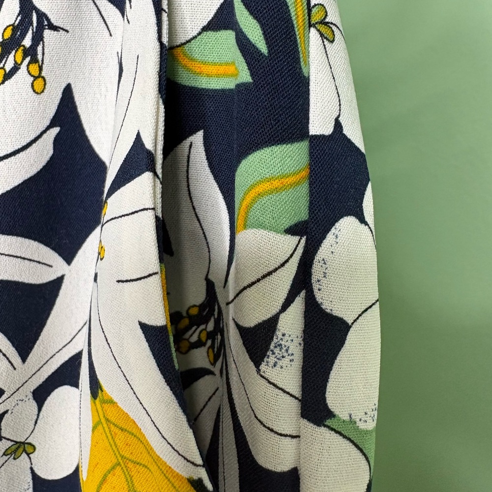 Cynthia Rowley Black Floral Cropped Pants - Picture 4 of 9